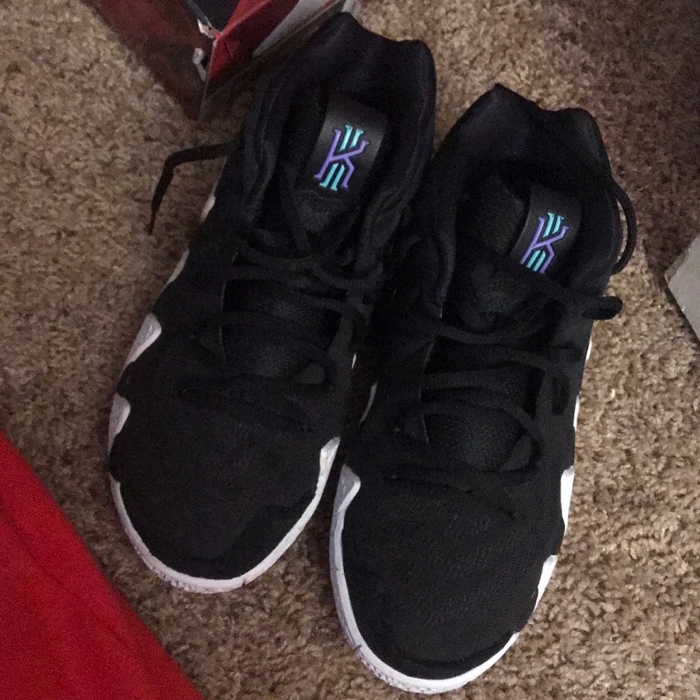 Kyrie 4s